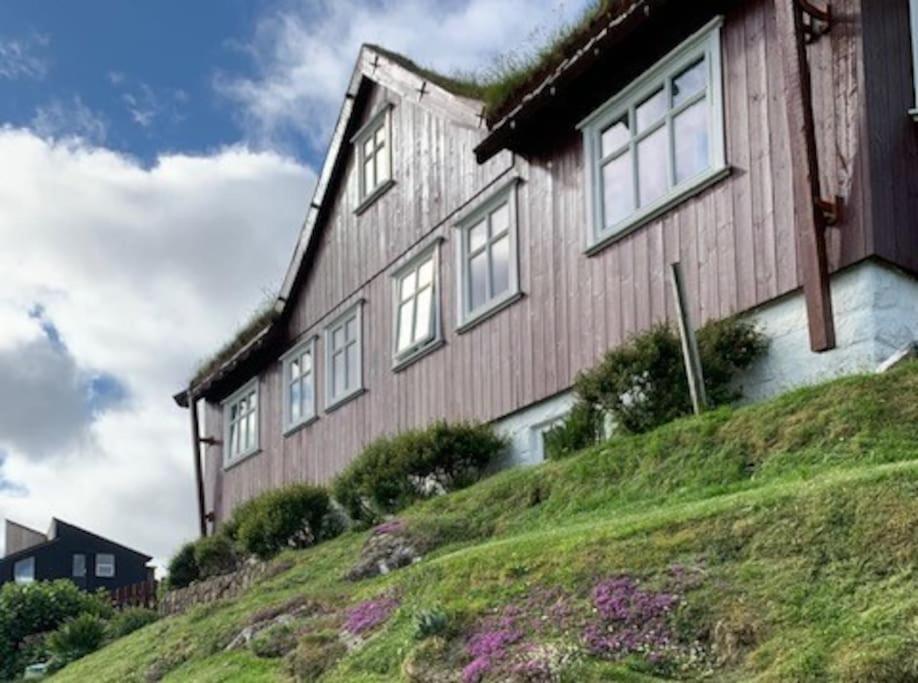 Cosy Groundfloor Apartment Sørvágur Buitenkant foto